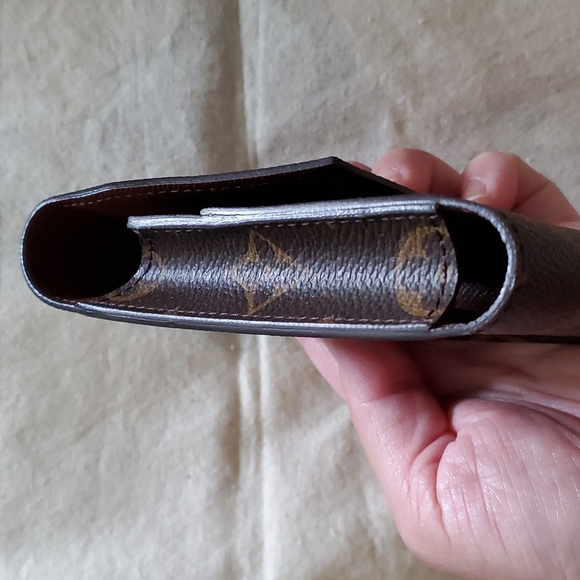 Louis Vuitton Card Case - Picture 8 of 9